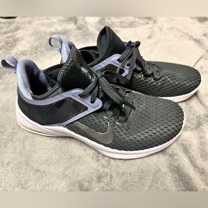 Women's Nike Shoe